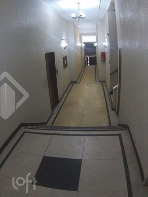Image 25 - 236005