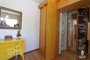 Image 20 - 236618