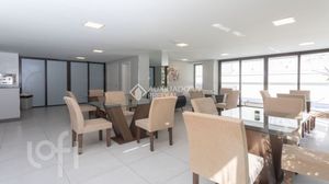 Image 19 - 236648