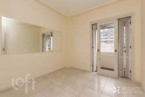 Image 19 - 236685