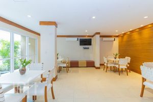 Image 19 - 237284
