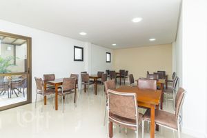 Image 17 - 237482