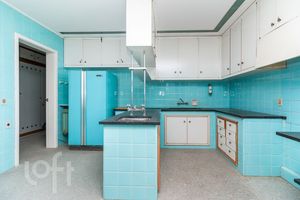 Image 25 - 237750