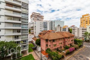 Image 33 - 237750