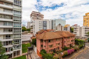 Image 31 - 237750
