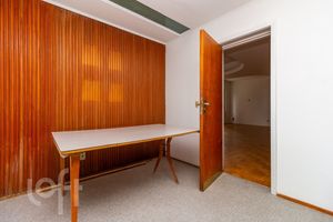 Image 21 - 237750
