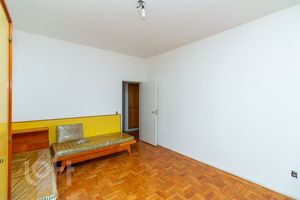 Image 11 - 237750