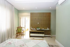 Image 29 - 237779