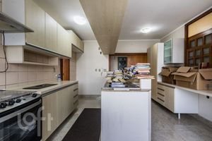 Image 31 - 238205