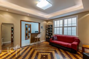 Image 1 - 238556