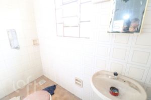 Image 19 - 238557