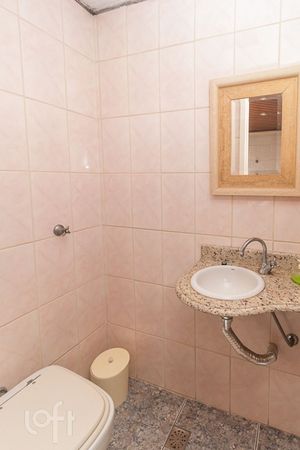 Image 17 - 238890