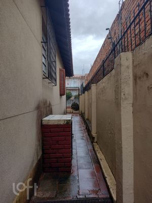 Image 20 - 239228