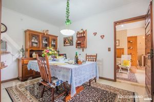 Image 4 - 239396