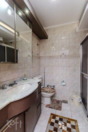 Image 33 - 239428