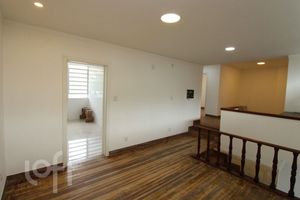 Image 4 - 239444