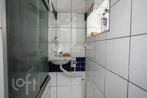 Image 8 - 239531