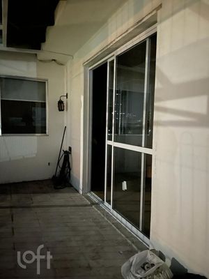Image 37 - 239600