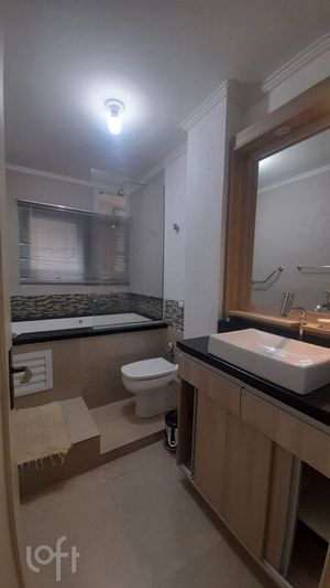 Image 19 - 239853