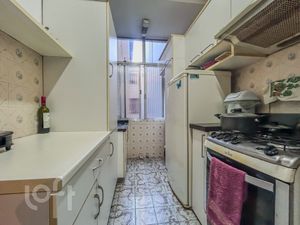 Image 8 - 240007