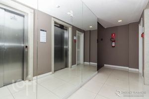 Image 21 - 240051