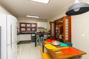Image 30 - 240687