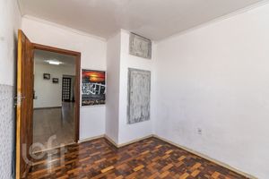 Image 19 - 241044