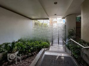 Image 33 - 241056