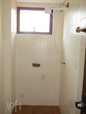 Image 8 - 241300