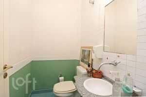 Image 38 - 241302