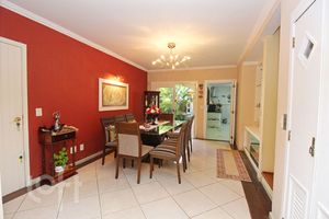 Image 10 - 241302