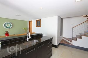 Image 33 - 241566