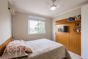 Image 11 - 242215
