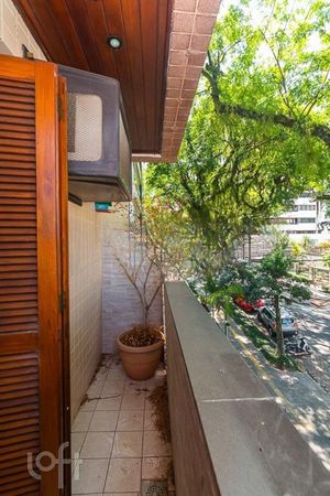 Image 8 - 242279