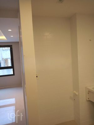 Image 8 - 242359