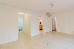 Image 3 - 242396