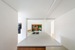 Image 11 - 242402