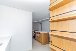 Image 43 - 242402