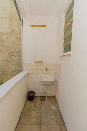 Image 17 - 242406