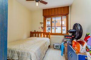Image 18 - 242423