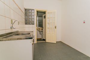 Image 20 - 242447