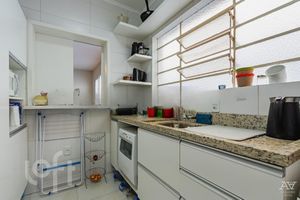 Image 4 - 242611