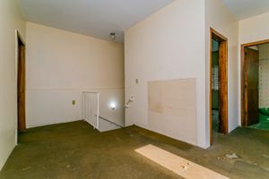 Image 9 - 242669