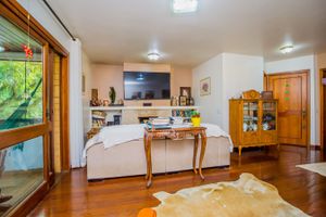 Image 3 - 242687