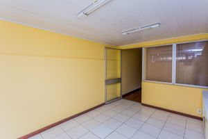 Image 3 - 242745