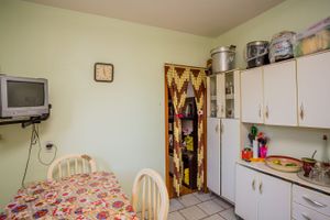 Image 29 - 242758