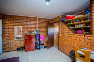 Image 84 - 242758