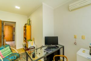 Image 11 - 242760