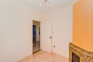 Image 19 - 243303
