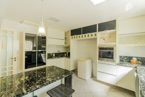 Image 40 - 243303